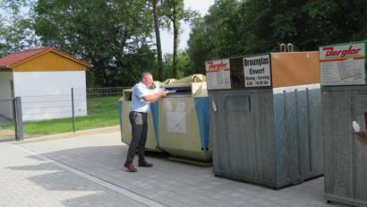 Bild: adj
Der Rede-Notizzettel von Bürgermeister Reinhard Sollfrank landete gleich im Container.