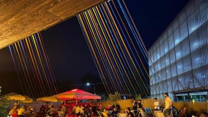 Bild: Hubert Heinl/exb
Der Sommer-Biergarten an der Regensburger Straße öffnet am Wochenende wieder: Sky Nights am Freitag und HipHop am Samstag.