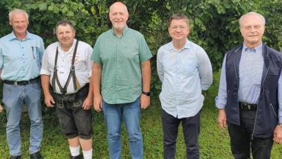 Bild: ct
Die ausgeschiedenen Vilsecker CSU-Stadträte mit dem Fraktionsvorsitzenden und dem Dritten Bürgermeister (von links): Karl Trummer, Josef Finster, Peter Lehner, Markus Graf und Heinz Krob.