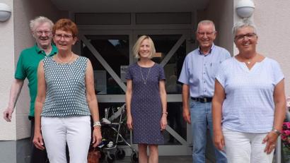 Bild: u
Der neue Heimbeirat des BRK Seniorenwohn- und Pflegeheims St. Barbara (von links): Rainer Ehbauer, Elfriede Gerstmann, Gabriele Krettner, Vorsitzender Rudi Wild und Claudia Stein.