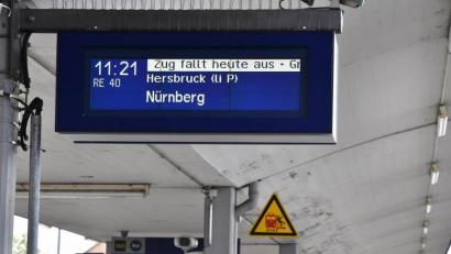 Bild: Petra Hartl
Wegen des Streik der GDL fielen am Bahnhof in Amberg Züge nach Nürnberg aus.