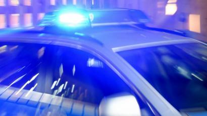 Symbolbild: Carsten Rehder/dpa
Die Polizei sucht Zeugen und fragt, wer am Montag um die Mittagszeit herum bei Neunkirchen einen Diebstahl aus einem geparkten Auto beobachtet hat.