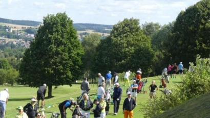 Bild: sne
86 Teilnehmer kämpften beim zweiten SMT-Cup auf dem Gelände des Golfclubs Fahrenbach in Tröstau um jeden Punkt.