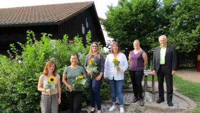 Bild: Gemeinde Kulmain/exb
Das Kinderhaus Mobile verabschiedete Mitglieder aus dem Elternbeirat (von links): Susanne Griener, Bianca Greger, Nicole Pöllath, Stefanie Scherer, Corinna Fröhler und Bürgermeister Günter Kopp.