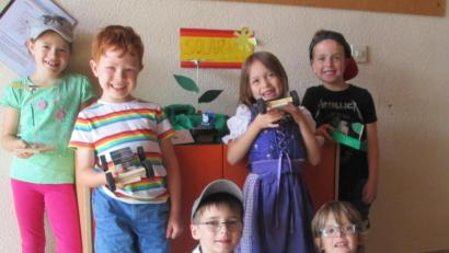 Bild: bk
Stolz zeigen die Vorschulkinder ihre Werkstücke.