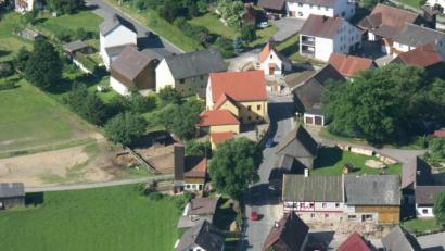 Bild: fjo
Auf eine Vollsperrung der Ortsdurchfahrt von Pfrentsch über mehrere Wochen hinweg müssen sich die Verkehrsteilnehmer in Kürze einrichten.