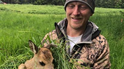 Archivbild: cvl
Bei der Jahreshauptversammlung der Jagdgenossen in Guttenberg wurde beschlossen, ein Teil Jagdpachtschillings für die Honorierung der Rehkitzrettung zu verwenden, die Jäger Herbert Tretter mit seinem Team durchführte.