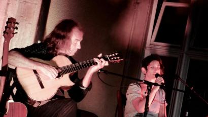 Bild: Jürgen Zach
Peter Autschbach und Samira Saygili bei ihrem Konzert im Kloster Ensdorf.