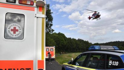 Bild: Petra Hartl
Ein Rettungshubschrauber brachte den schwer verletzten Mann in eine Klinik.