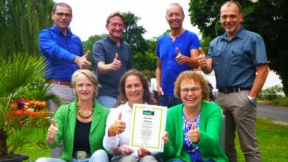 Bild: Helena Eyb/exb
Sie geben der Fairtrade-Stadt ein Gesicht (hinten von links): Georg Klampfl, Stefan Weidenhammer, Thomas Bärthlein und Christian Irlbacher sowie (vorne von links) Gerlinde Köder, Heike von Eyb (Sprecherin der Steuerungsgruppe) und Brigitte Netta.