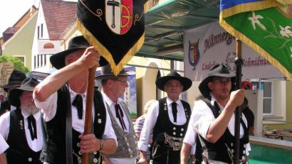 Archivbild: bö
Der Zunftverein der Maurer und Zimmerer beim Schmidmühlener Marktfest: Diese Bilder hat es in den vergangenen zwei Jahren nicht gegeben.