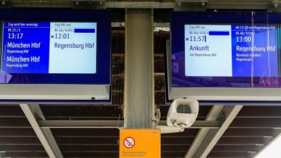 Bild: Hösamer
Zug fällt aus: Diese Meldung gilt am Schwandorfer Bahnhof für einen Großteil der Verbindungen, die die Deutsche Bahn bedient.