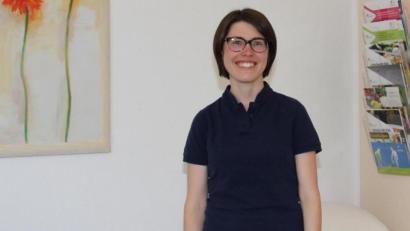 Bild: ads
Vanessa Weigert eröffnet in Schnaittenbach eine Praxis für Ernährungsberatung aus westlicher und östlicher Sicht, für Wellness-Fußreflexzonenmassage und Aromaberatung.