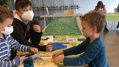 Bild: krb
Im Kinderferienclub werden die Hammer geschwungen.