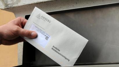 Bild: Stephan Huber
Bei der Bundestagswahl 2021 werden die Wahlbenachrichtigungen diesmal bayernweit nicht in Kartenform versandt, sondern in verschlossenen Umschlägen.