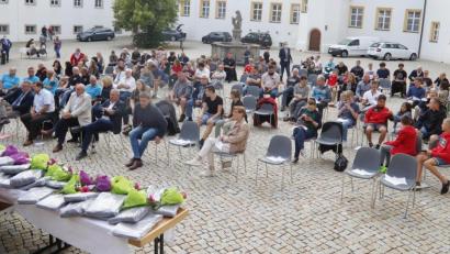 Bild: mfh
Open-Air-Kulisse für die Besten: Zum ersten Mal bittet die Stadt Sulzbach-Rosenberg zur Sportlerehrung in den Schlosshof.