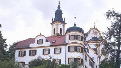 Bild: rdh
Ziel der Wallfahrt ist die Kreuzbergkirche in Pleystein. Bevor man die Kirche erreicht, wird gemeinsam der Kreuzweg entlang der einzelnen Stationen gebetet.
