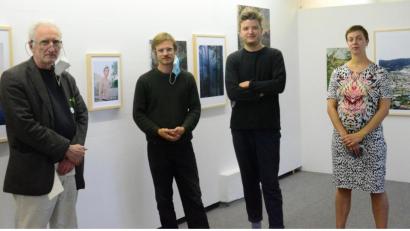 Bild: Kunz
"Landschaft"-Ausstellung beim Kunstverein mit (von links) Wolfgang Herzer, Wolfgang Frauhammer, Adrian Höllger und Carolin Schiml.