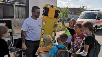 Bild: krb
Besuch des Kinderferienclubs in Neustädter BRK-Bereitschaft.