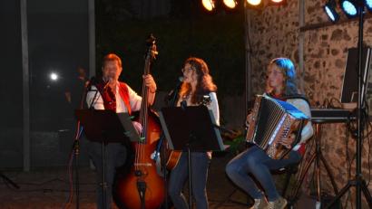 Bild: Stadt Schönsee/exb
Die "Schönseer Abendklänge" enden: Die "Z‘s" bestritten im CeBB den letzten Programm-Part.