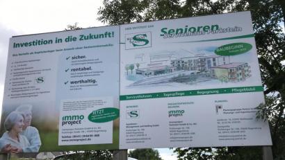 Bild: Gabi Schönberger
Für das Projekt "Senioren-Servicehaus Parkstein" gibt es aus dem Förderprogramm "PflegeSoNah" rund 1,3 Millionen Euro Zuschuss.
