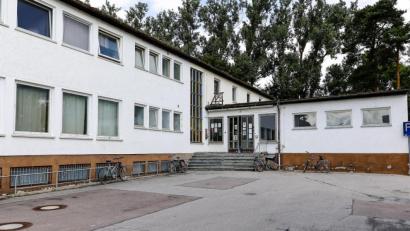 Bild: Hösamer
In der Gemeinschaftsunterkunft in Dachelhofen leben derzeit 18 Menschen. Für afghanische Ortskräfte, die nach Deutschland gebracht wurden, kommt das Gebäude momentan nicht infrage.