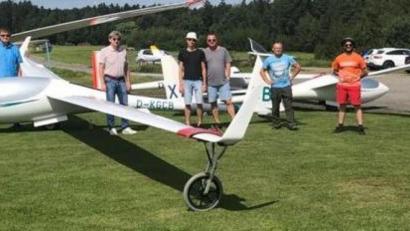 Bild: Stock
Die erfolgreiche Mannschaft des Aero-Clubs: (von links) Hans Stock, Bernd Morawitz, Julius und Peter Werner, Josef Eger, Philipp Pollinger, Aleksander Umov. Nicht auf dem Bild sind Josef Thiel, Klaus Deyerling, und ,Jürgen Zahn.
