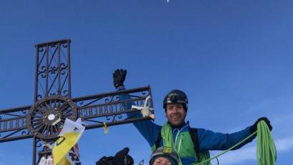 Bild: Marco Bauer/exb
Marco Bauer und Kathi Gocke haben es geschafft: Sie stehen auf dem italienischen Gipfel des Matterhorns.