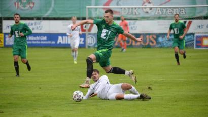 Archivbild: brü
Martin Popp, Torschütze zum 3:0) gegen den TSV Karlburg, findet sich gut in der Bayernliga-Umgebung zurecht.