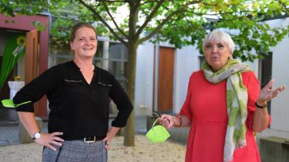 Bild: Hirsch
Die Grünen-Politikerinnen Claudia Roth (rechts) und Tina Winklmann (links) hoffen auf eine politische Wende im Land.