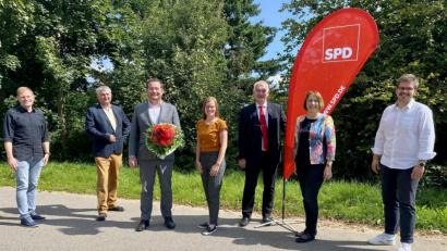 Bild: Eichl
Der engere Vorstand des Unterbezirks: Dominik Brütting, Herbert Schmid, Uli Grötsch, Nicole Bäumler, Uli Roth, Annette Karl, Simon Grajer (von links). Annette Karl hat sich nicht mehr als stellvertretende Vorsitzende zur Wahl gestellt, Nachfolgerin ist Nicole Bäumler.