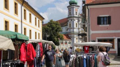 Bild: kro
Angeboten wurde beim Herbst- und Erntemarkt unter anderem Kleidung für die kalten Monate.