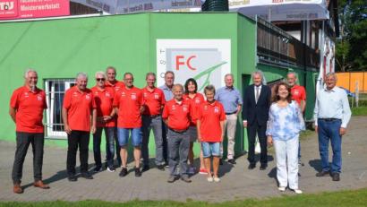 Bild: Kunz
Der neu gewählte Vorstand führt den Förderverein des FC Weiden-Ost.