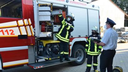 Bild: doj
Jeder Handgriff muss im Ernstfall sitzen. Deswegen sind Leistungsprüfungen das A und O der Feuerwehrleute.