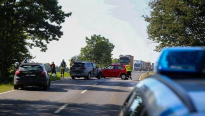 Bild: Roland Wellenhoefer
Auf der Staatsstraße von Falkenberg Richtung Autobahn A93 krachten am Mittwochnachmittag zwei Autos zusammen.