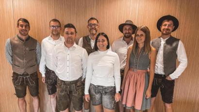 Bild: exb
Neuwahlen standen bei den Kirwafreunden Dürnsricht auf der Tagesordnung. Das Bild zeigt den neuen Vorstand.