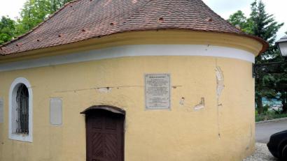 Archivbild: Petra Hartl
Die Loretto- oder Grabkapelle vor der Freitreppe auf dem Mariahilfberg. Hier wurden die Opferstöcke aufgebrochen.