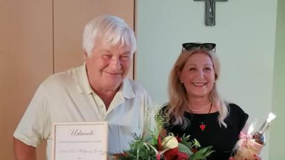 Bild: Hirsch
Die neue Vorsitzende des Betreuungsvereins im Landkreis, Brigitte Koch-Singer (rechts), ernannte ihren Vorgänger Wolfgang Gorek (links) zum Ehrenmitglied.