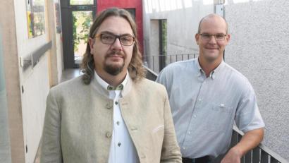 Bild: Gabi Schönberger
Die neue Schulleitung der Pestalozzi-Mittelschule Weiden: Schulleiter Robert Wittmann (links) sowie sein Stellvertreter Michael Fleischmann (rechts).