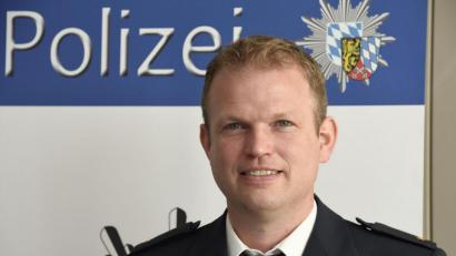 Archivbild: Petra Hartl
Polizeirat Tobias Mattes von der Verkehrspolizeiinspektion (VPI) Amberg.