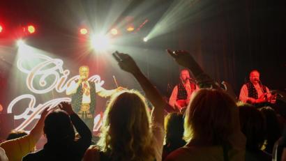 Archivbild: Freya Stöckl
Ausgelassene Stimmung unter den Fans: An eine Stimmung wie im Mai 2019 in Nordgauhalle ist derzeit nicht zu denken.