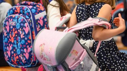 Symbolbild: Robert Michael/dpa
Am Dienstag starten Bayerns Schüler ins neue Schuljahr.