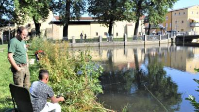 Bild: rgr
Beim "Schnupperangeln" am Stadtweiher kann der Nachwuchs sein "Angerglück" ausprobieren.