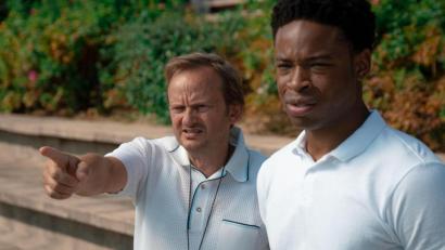 Bild: Leonine
Milan Peschel und Dimitri Abold in "Beckenrand Sheriff".