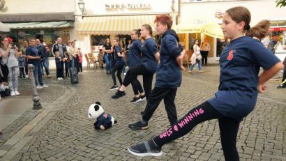 Bild: Stephan Huber
Auch diese Überraschung ist gelungen: Am Samstag gab es Schubidu-Einlagen in der Altstadt.