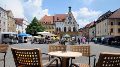 Symbolbild: Stephan Huber
Darf die Außengastronomie in Amberg in der Nacht bald länger offen haben? Die Regierung diskutiert das gerade für die bayerischen Städte.
