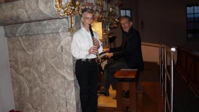 Bild: wel
Sigrun Felicitas Vortisch auf der Klarinette und Professor Konrad Klek an der Orgel gestalteten in der Pfarrkirche ein herausragendes Konzert.