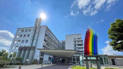 Bild: Matthias Bäumer/fph
Das Klinikum Fichtelgebirge mit den beiden Standorten Marktredwitz (Bild) und Selb wollen die Verantwortlichen erklärtermaßen erhalten.