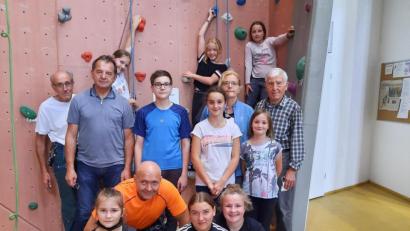 Bild: exb
Zum Klettern lud der CSU-Ortsverband Brand Kinder und Jugendliche im Ferienprogramm ein. Das Interesse war groß.