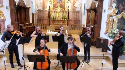 Bild: do
Anstelle eines Orchesterkonzerts präsentieren die Musiker des Ostbayerischen Jugendsinfonieorchesters in Speinshart in Kleingruppen "orchestrale Klangfacetten", so der Konzerttitel.